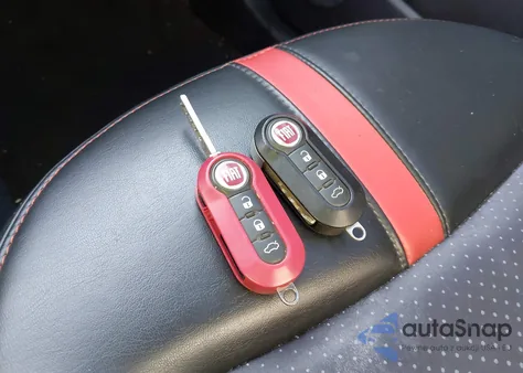 2015 Fiat 500E Battery Electric z USA, uszkodzony, nr VIN 3C3CFFGE2FT741282